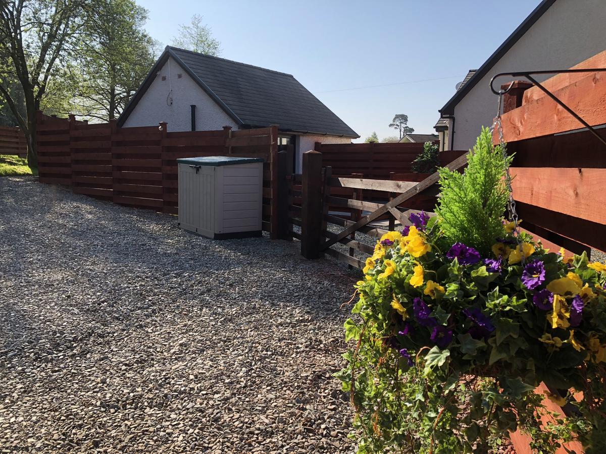 Lodge The Wee Ludging Cottage, Rashfield, By